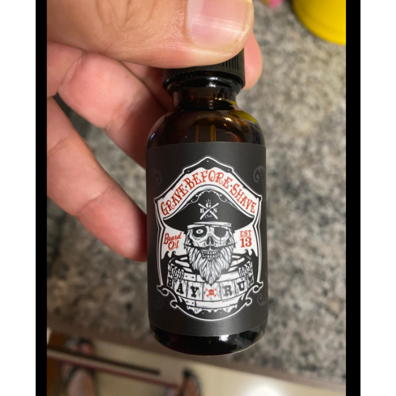 beard oil grave before shave product image customer holding